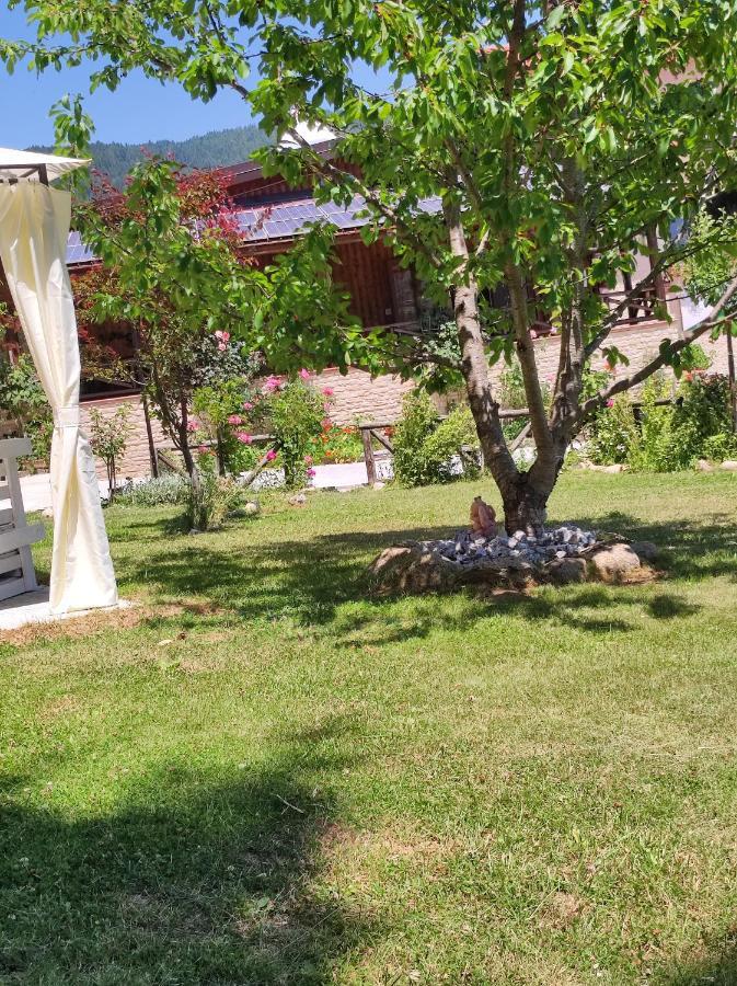 Guest House Caracas Lorica Luaran gambar